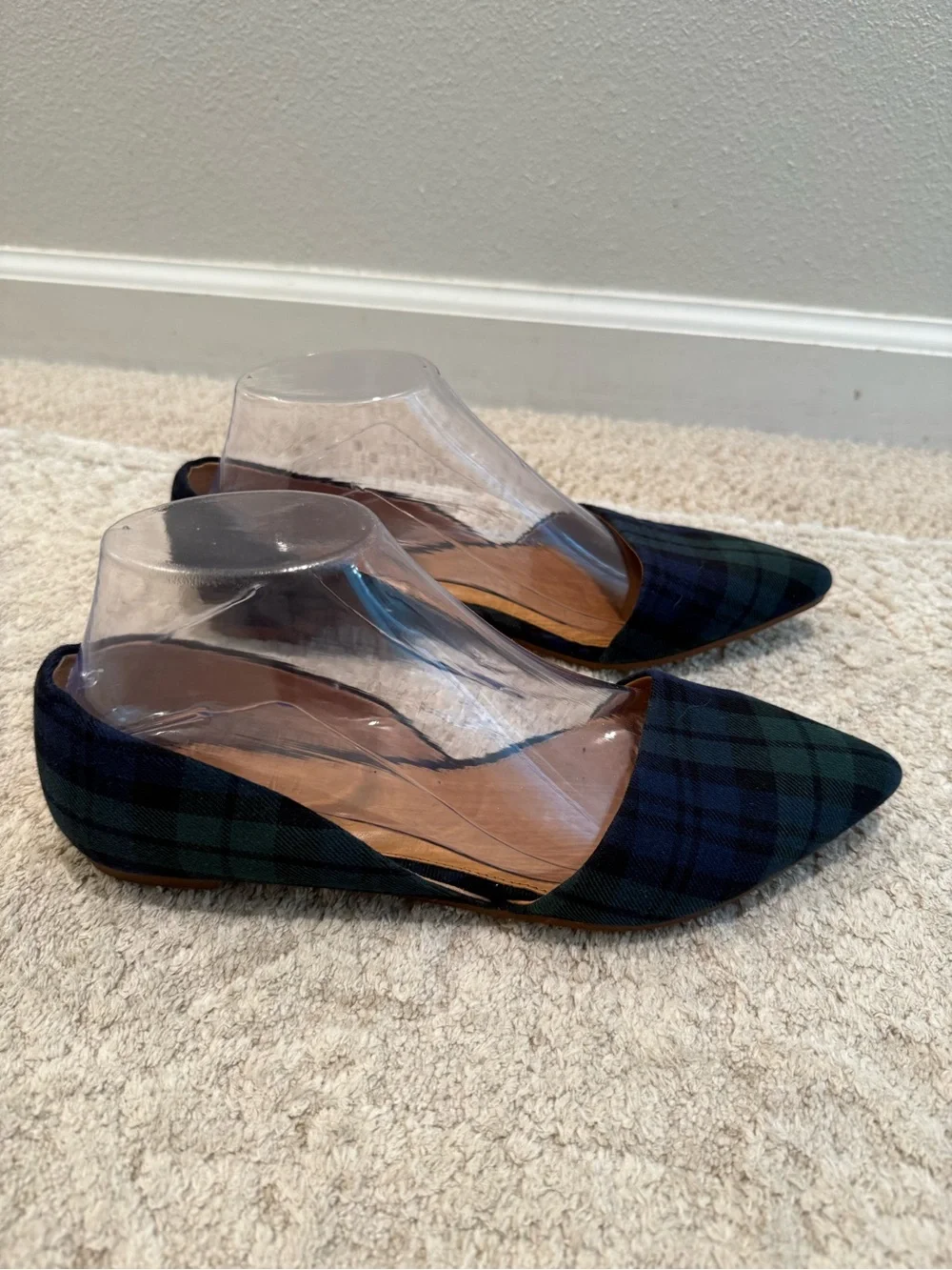 J. Crew navy and green tartan plaid d'Orsay flats featuring a pointed toe Size 8